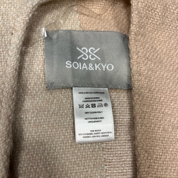 Soia & Kyo shawl wrap - Picture 3 of 4